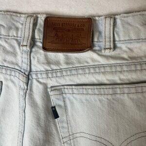 Vintage 90s Levi's Baggy Light Wash Denim Jeans Mens 34x32 Front Basic